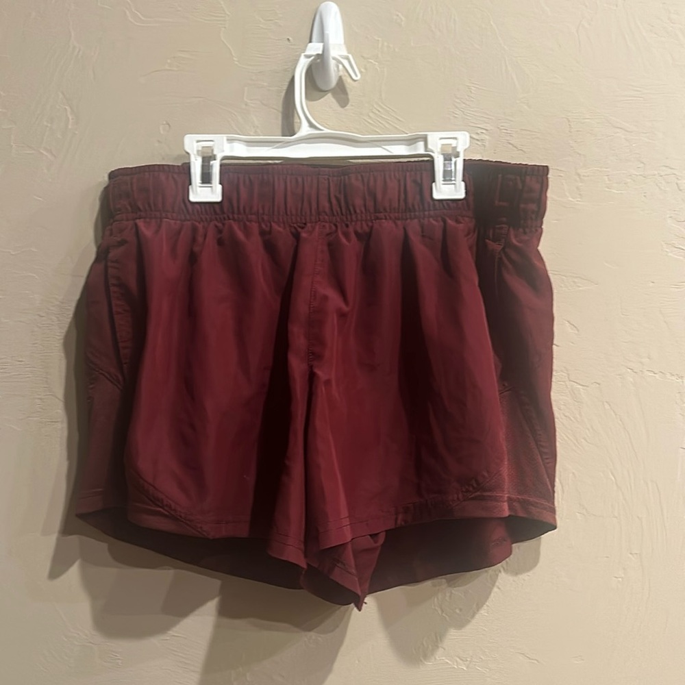 Women’s Large (12-14) Maroon Athletic Works Shorts